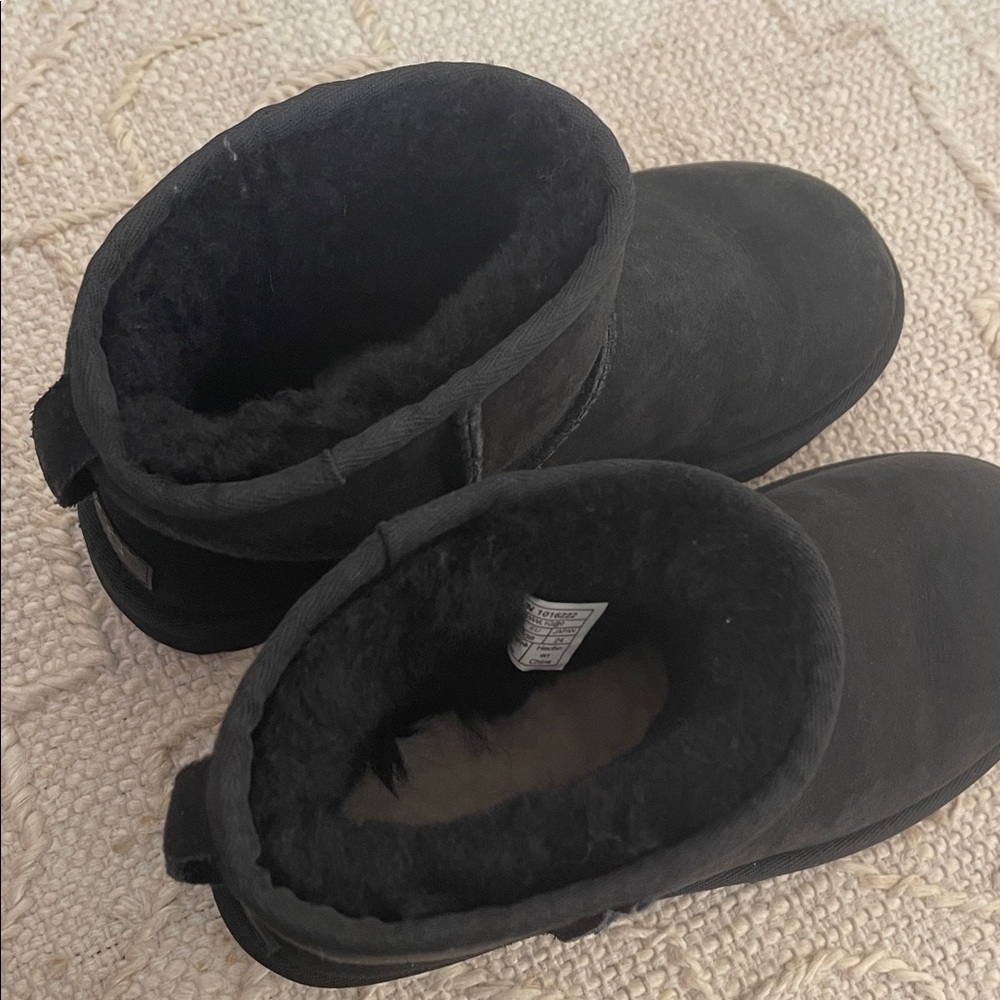 UGG CLASSIC MINI BOOTS - Picture 7 of 10